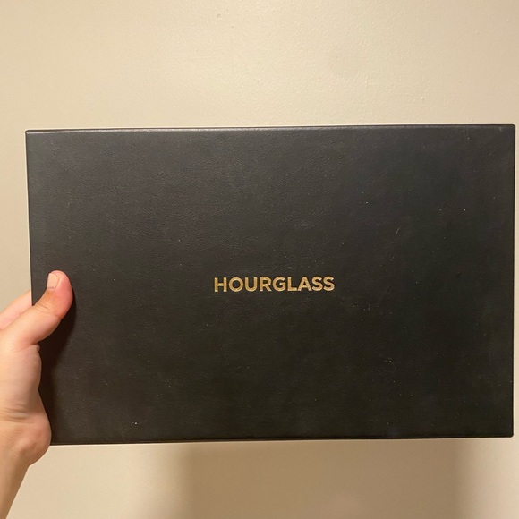 Hourglass Confession Lipstick Vault Gift Set - Picture 3 of 3